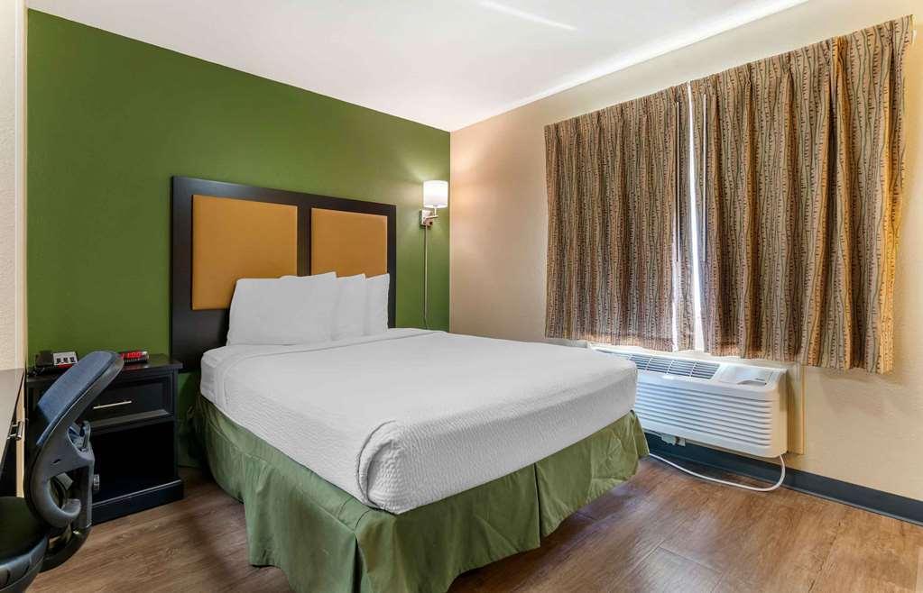 Extended Stay America Select Suites - St Louis - Earth City Room photo