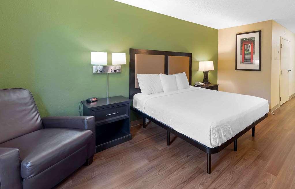 Extended Stay America Select Suites - St Louis - Earth City Room photo